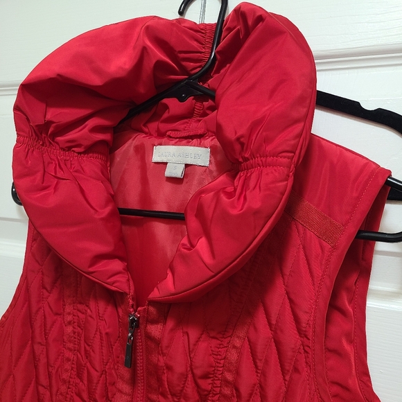 Laura Ashley Red Quilted Puffer Vest S Women's Sleeveless‎ Full Zip pockets - Picture 3 of 16